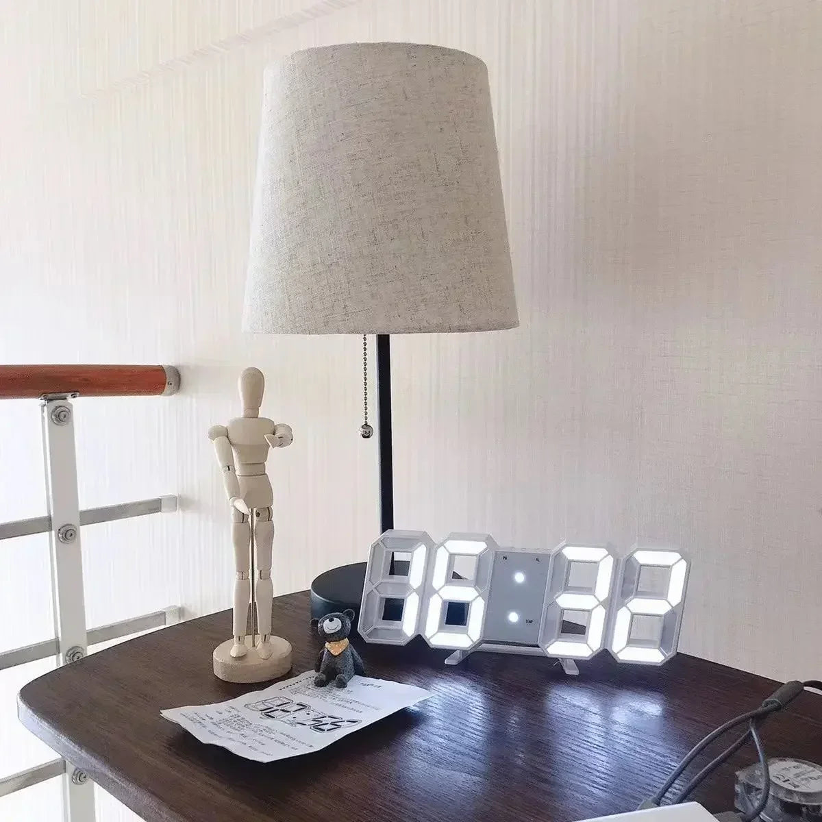 Reloj Digital 3D LED Moderno – Pantalla de Brillo Ajustable y Modo Nocturno para Recámara