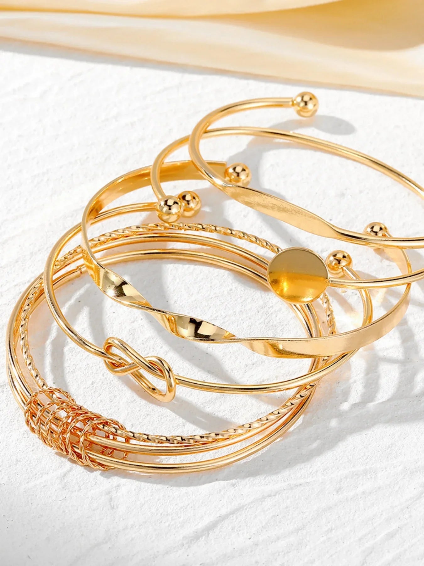 5 pulseras multicapa estilo punk de IPARAM para mujer