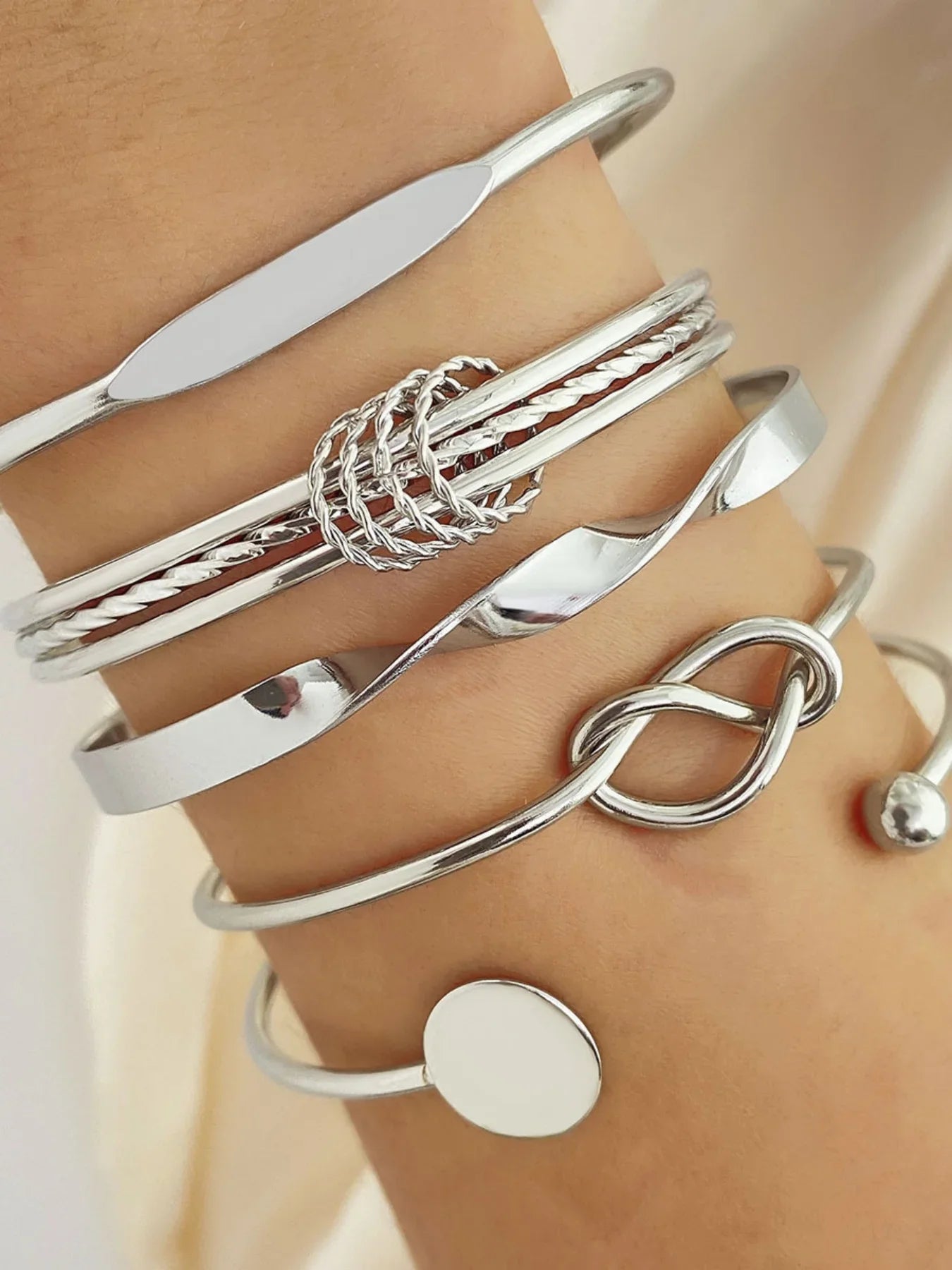 5 pulseras multicapa estilo punk de IPARAM para mujer